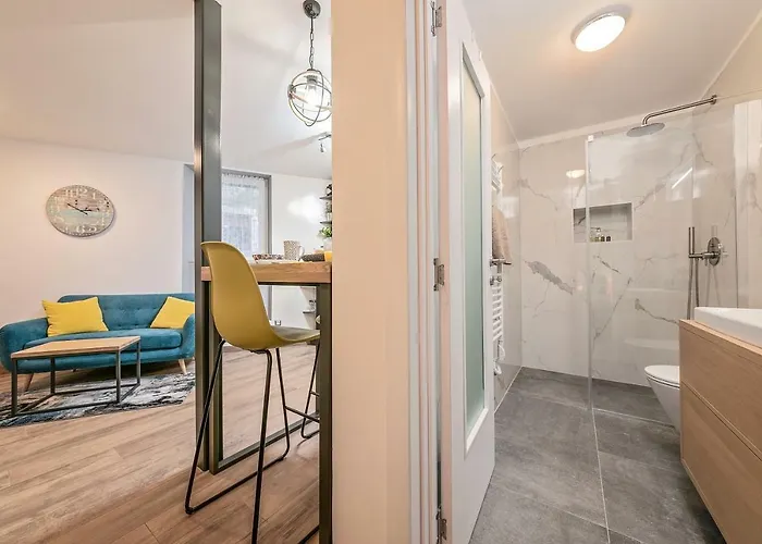 Mariva Downtown * רוביני